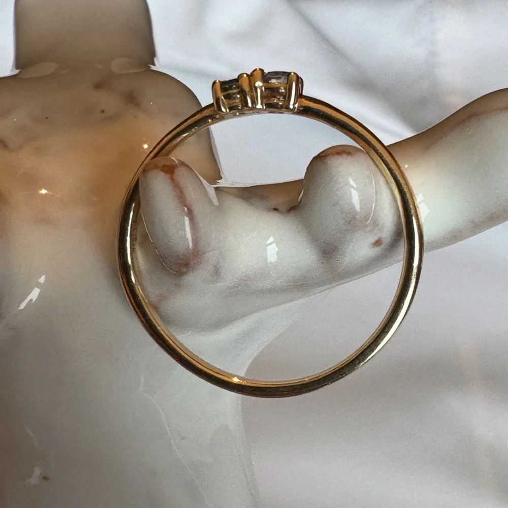10KYG 3 Stone Cluster Ring 10K NWOT